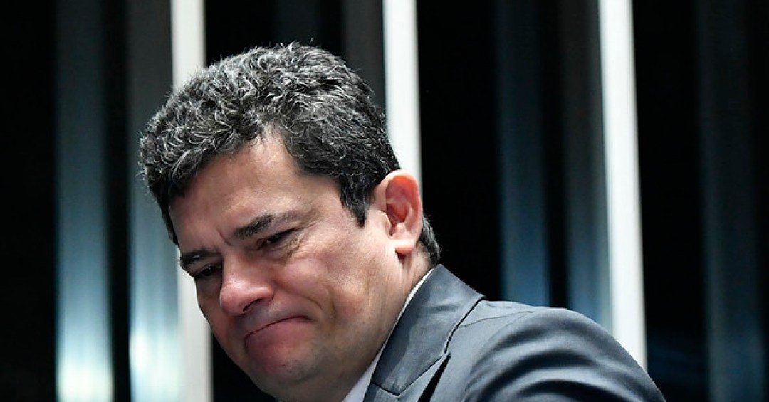 O curioso ritual de Sergio Moro durante julgamento no TRE-PR