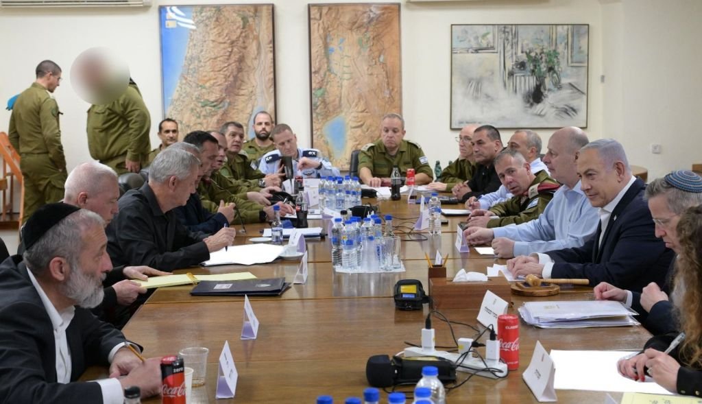 Reunião do gabinete de guerra de Israel termina sem decisão sobre resposta ao ataque do Irã