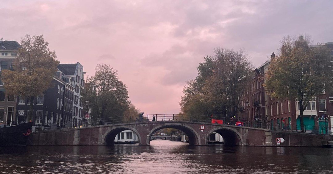 Amsterdã proíbe construção de hotéis para combater turismo em massa