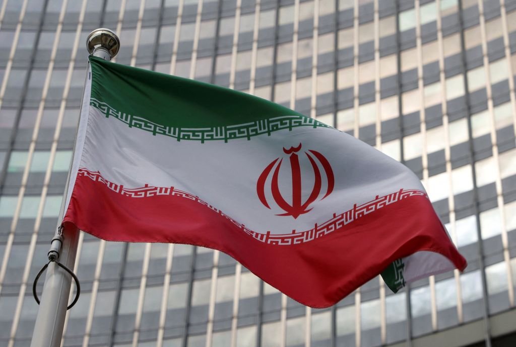 Explosões são ouvidas próximas a aeroporto no Irã, diz agência iraniana