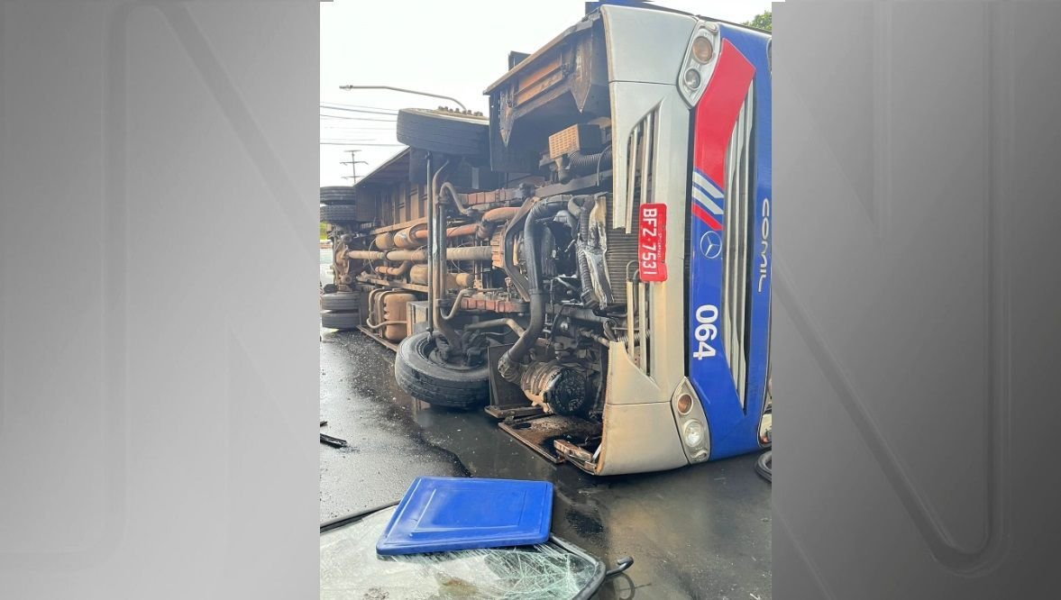 Acidente com ônibus escolar em Paulínia (SP) deixa 15 pessoas feridas