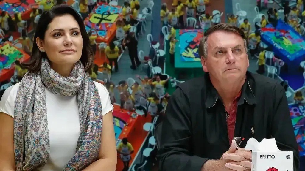 Casal Bolsonaro processa União por falas de Lula sobre móveis do Alvorada