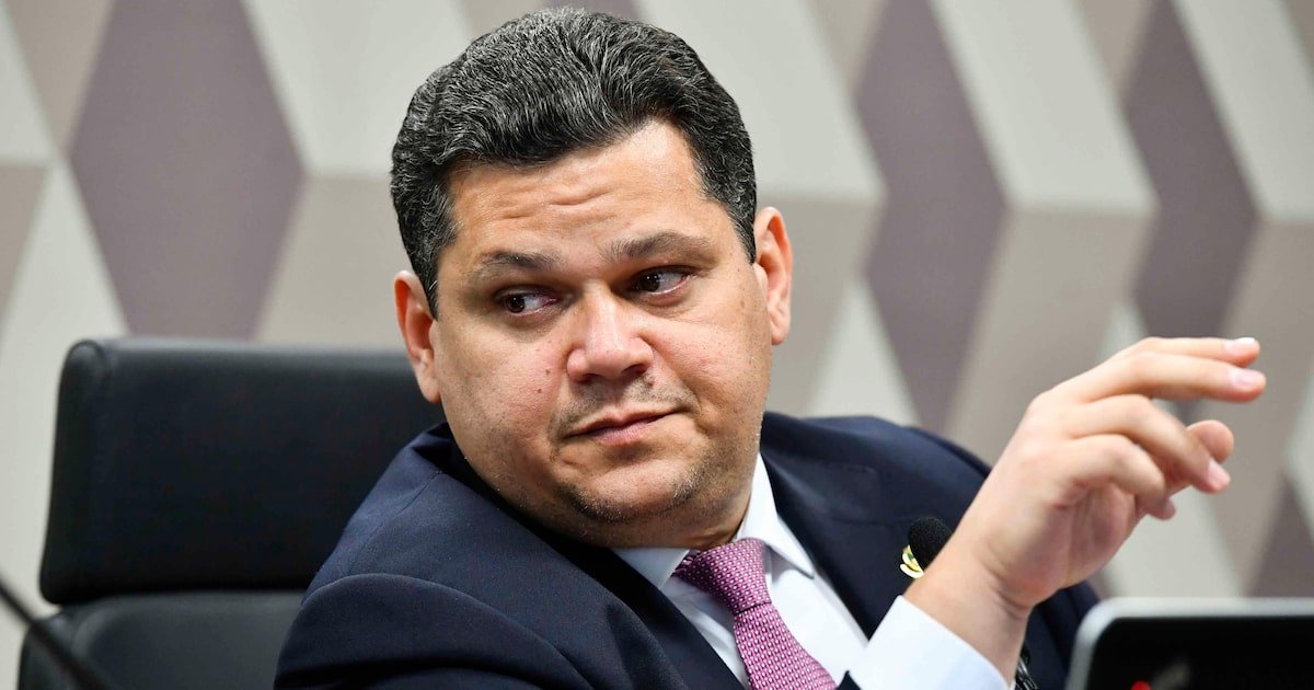 Escalada de atritos entre STF e Congresso preocupa Lula e Alcolumbre manda recado a ministros