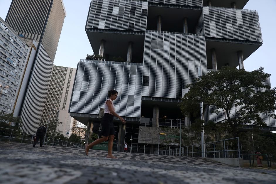 Governo pede recurso de decisão que afasta aliado de Silveira da presidência do Conselho da Petrobras