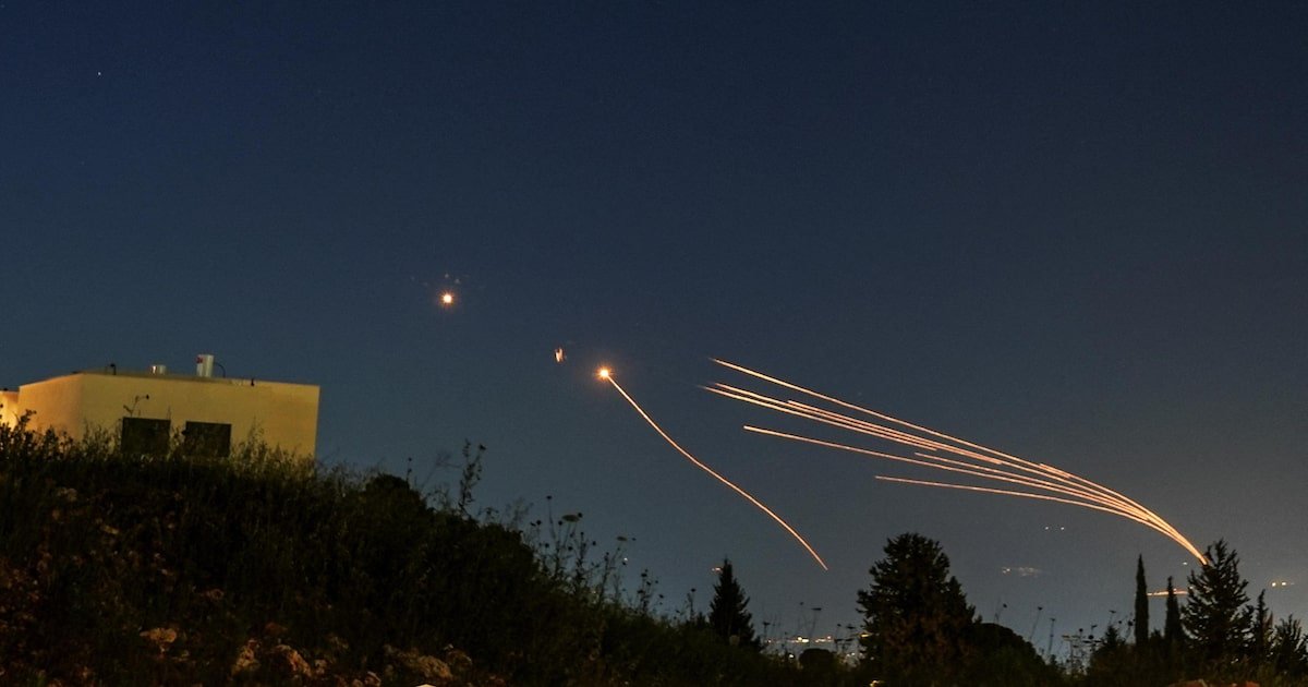 Israel intercepta foguetes e drones do Hezbollah em meio a ameaça de ataque do Irã