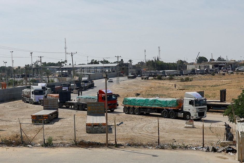 Mais de 270 caminhões com ajuda humanitária entraram hoje em Gaza, diz Israel
