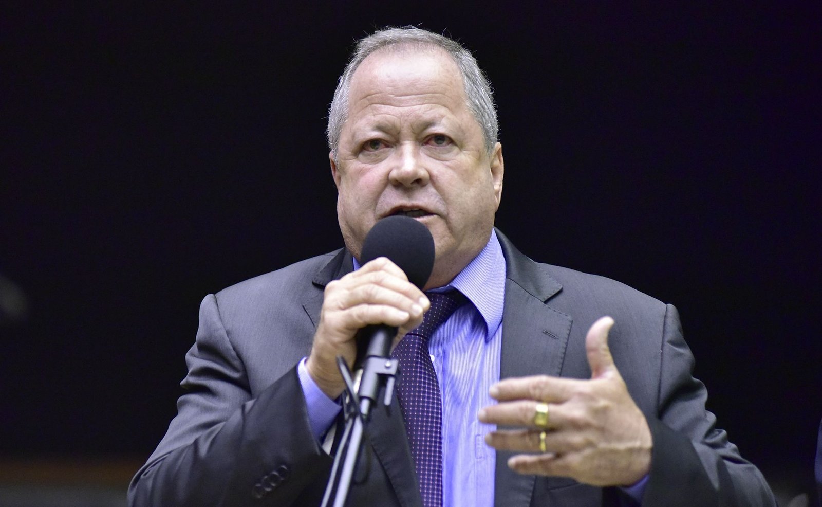 Mesmo com orientação contra, 7 deputados do PL votam para manter Chiquinho Brazão preso