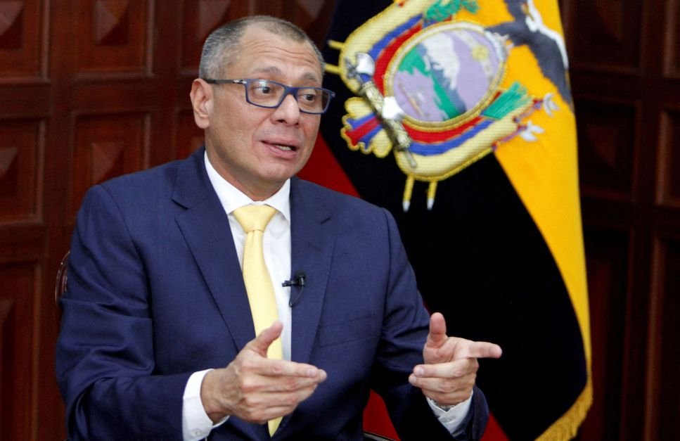 Tribunal decide que ex-vice do Equador teve prisão ilegal, mas deve seguir atrás das grades