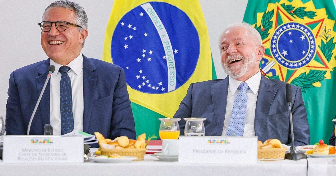 ‘Só de teimosia, Padilha vai ficar’, diz Lula após crítica de Arthur Lira